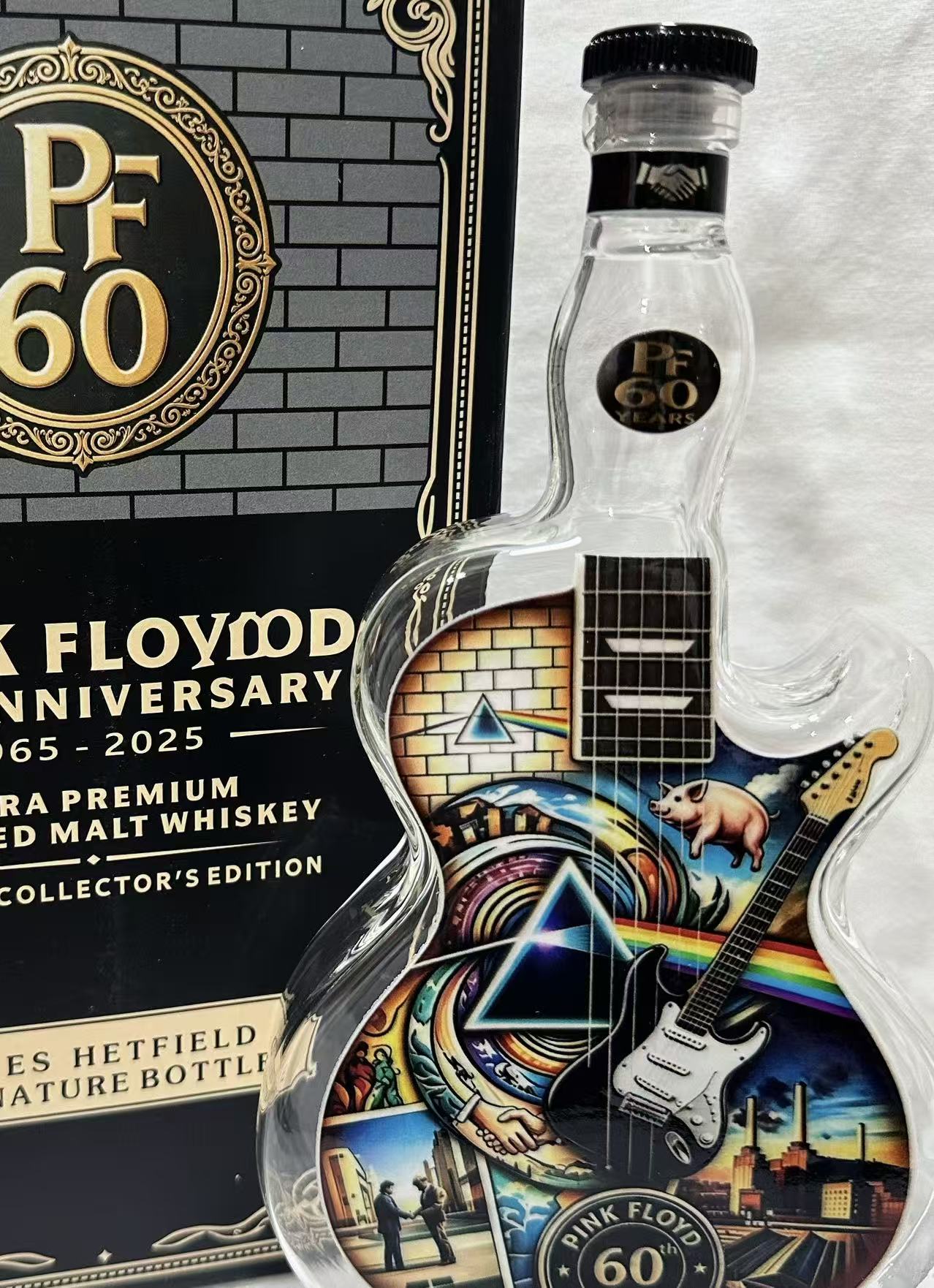 Vintage Rock Style Guitar-Axe  - Vintage Collectible Liquor Bottles recension och pris